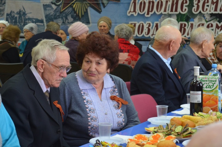 В Янино-1 прошел вечер встречи, организованный для ветеранов Великой Отечественной войны
