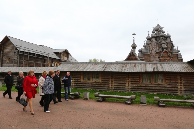 Администрация Всеволожского района с плановой рабочей поездкой побывала в Свердловском городском поселении