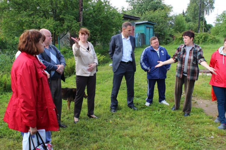 Встреча и.о. главы администрации с жителями ул.Широкой и Гоголя в Токсово