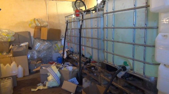 В гаражах в посёлке имени Свердлова нашли 5 тысяч литров &quot;паленого&quot; алкоголя
