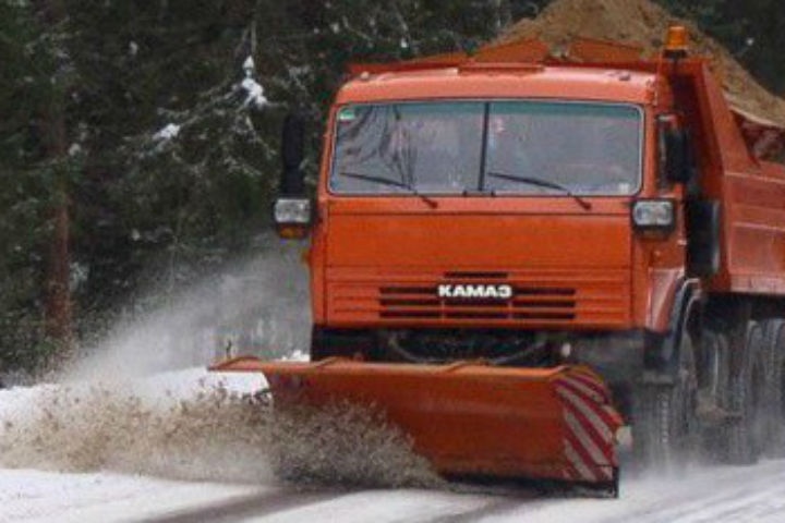 В Ленобласти расчищать дороги от снега будут военные