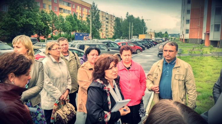 Встреча депутатов Заневского поселения с жителями дома №16 по улице Новой в Янино-1