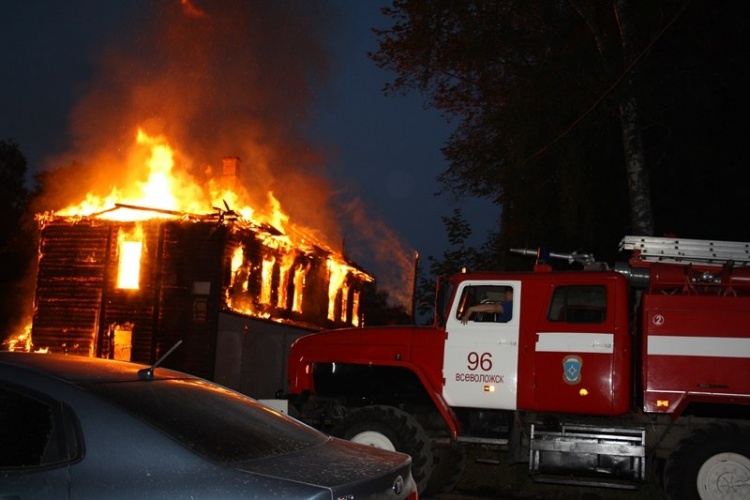 В Рахье сгорел двухэтажный дом