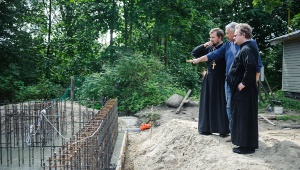 Строительство духовно-просветительского центра в Колтушах проинспектировал епископ Выборгский и Приозерский Игнатий