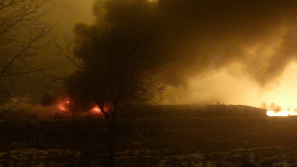 Пожар на складах в Колтушах тушат по повышенному рангу 1-БИС