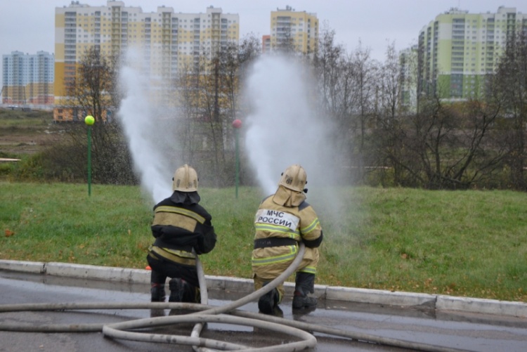 В Ленинградской области состоялись соревнования по пожарному биатлону