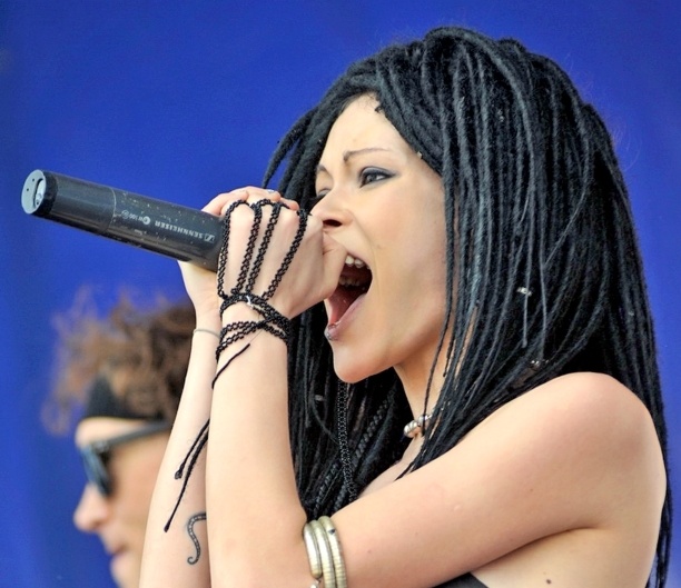 Дария Ставрович вокалистка группы «Слот».