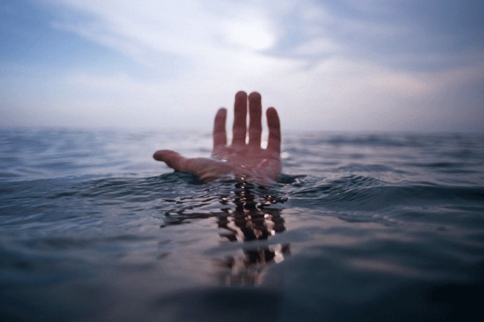 В Сертолово мужчина утонул, зацепившись двумя пальцами за проволоку на дне