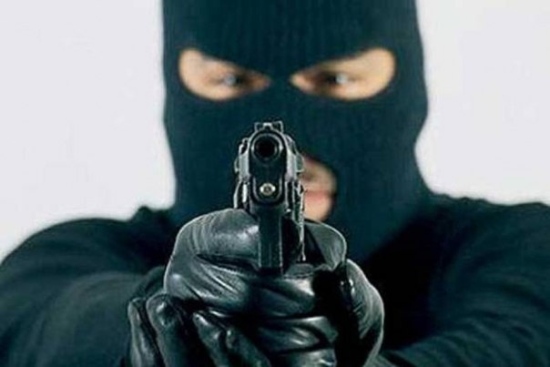 В Мурино грабители в масках ограбили администратора строительной фирмы