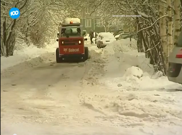 В Сертолово началась очистка дворов и скверов от снега (видео)