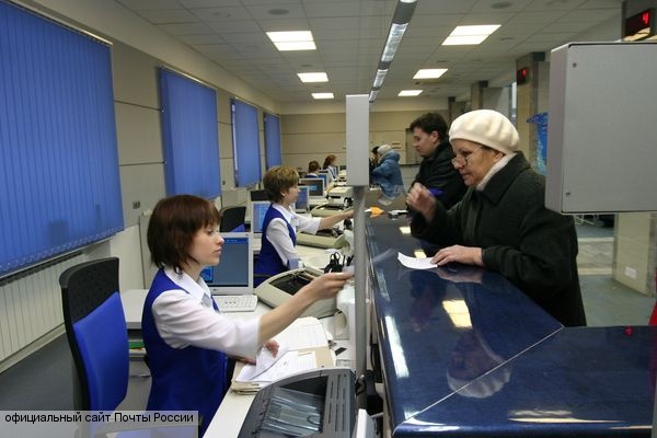 Сотрудница почты на Ленинском проспекте украла у 88-летней пенсионерки 220 тысяч рублей