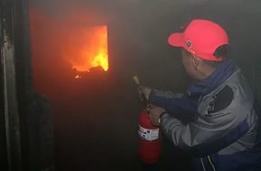 Жильцы дома в Сертолово самостоятельно потушили пожар в подъезде