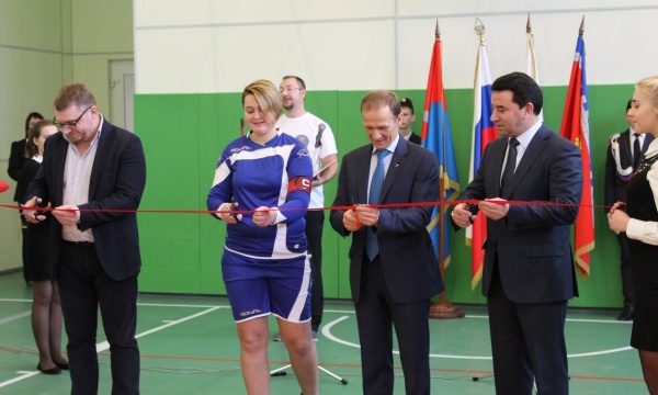 Эталонный школьный спортивный зал открыли в Невской Дубровке