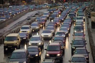 В Петербурге на КАД столкнулись пять автомобилей: образовалась пробка в 9 километров