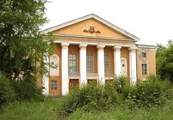 В Доме культуры поселка Кузьмоловский продолжается ремонт