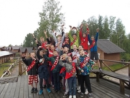 Новодевяткинские школьники отдохнули на карстовых озерах