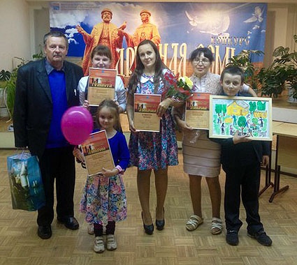 Семья из Тихвина заняла 2 место в конкурсе «Дружная семья»
