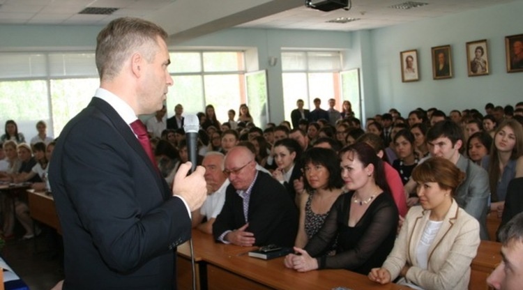 Астахов сегодня проверит качество образования в интернатах Ленобласти
