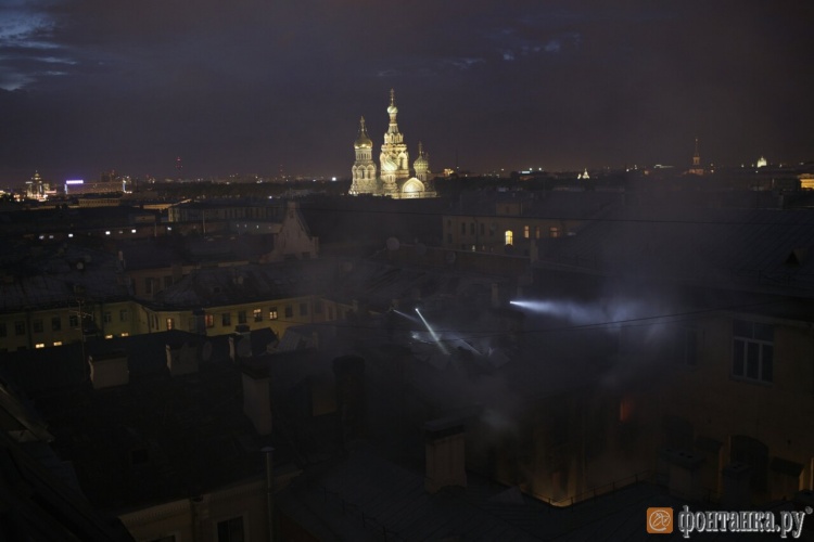 Крупный пожар в центре Санкт-Петербурга