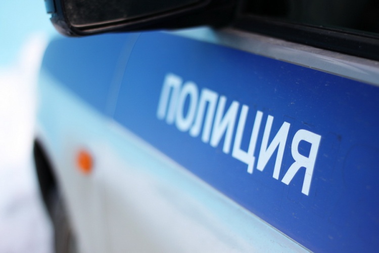 В Кузьмоловском горе-разбойники сбросили сумку с деньгами, но ранили водителя
