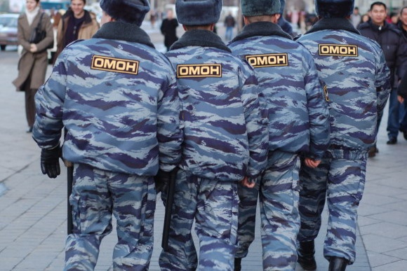 Прокуроры и ОМОН ловили нелегалов в Кудрово
