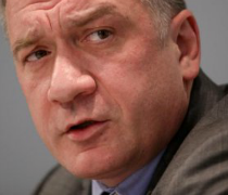 Бывший лидер ЕР в Ленобласти Владимир Петров может покинуть партию.