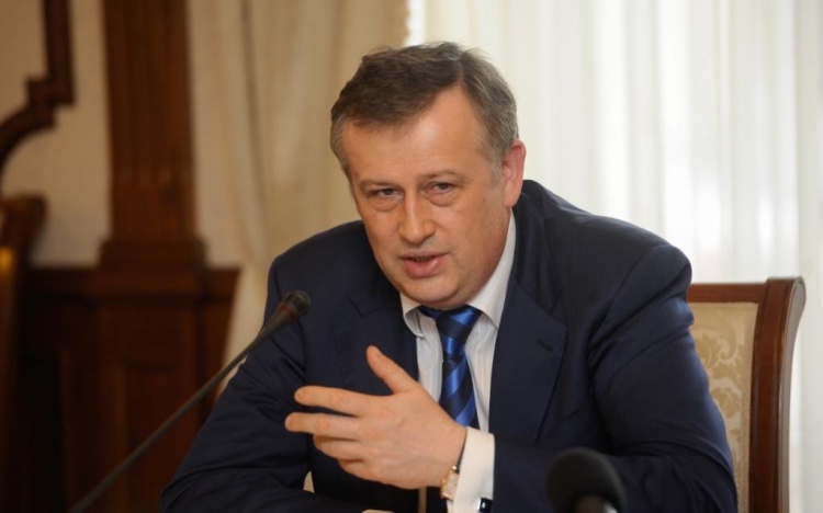 ЖКХ и жилищный вопрос: губернатор Ленобласти держал ответ на «прямой линии»