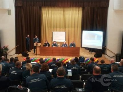Во Всеволожске прошли занятия в школе повышения оперативного мастерства для спасателей