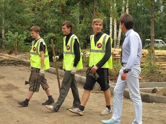 В Кузьмоловском идет набор в молодежные трудовые бригады