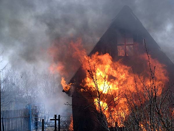 Во Всеволожском районе горел дачный дом