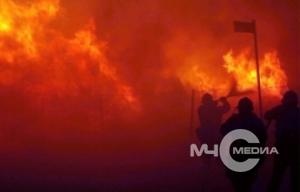 В деревне Разметелево в Ленобласти загорелся автомобиль